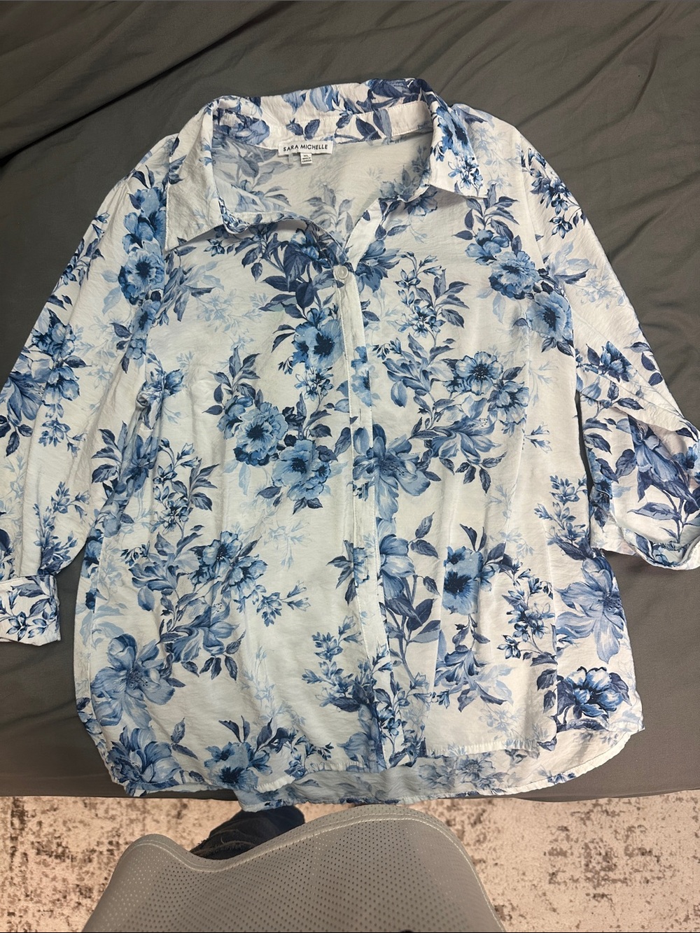 Sara Michelle White Button-Up Shirt with Blue Floral Print